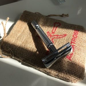 Zero-waste and package free Albatross razor!